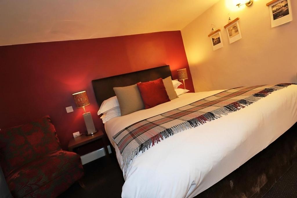 The Frogmill Hotel Shipton  Phòng bức ảnh
